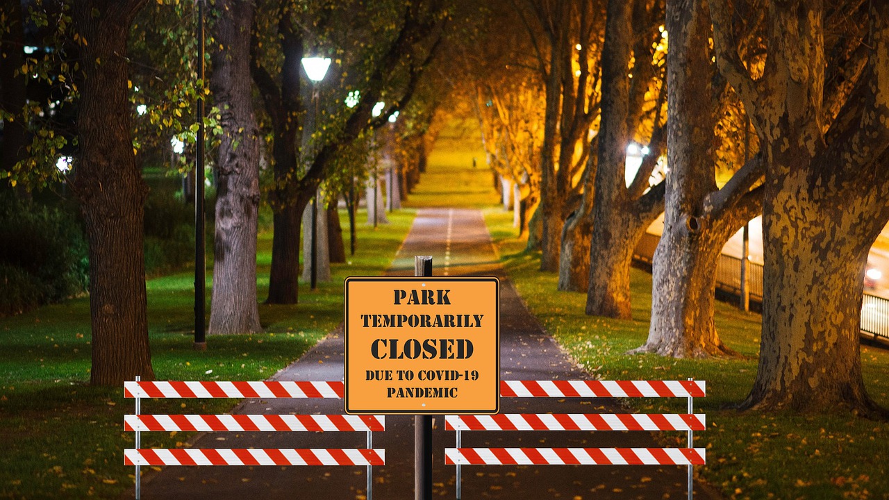 Park Closed barricade due to COVID-19 Park Closed barricade due to COVID-19